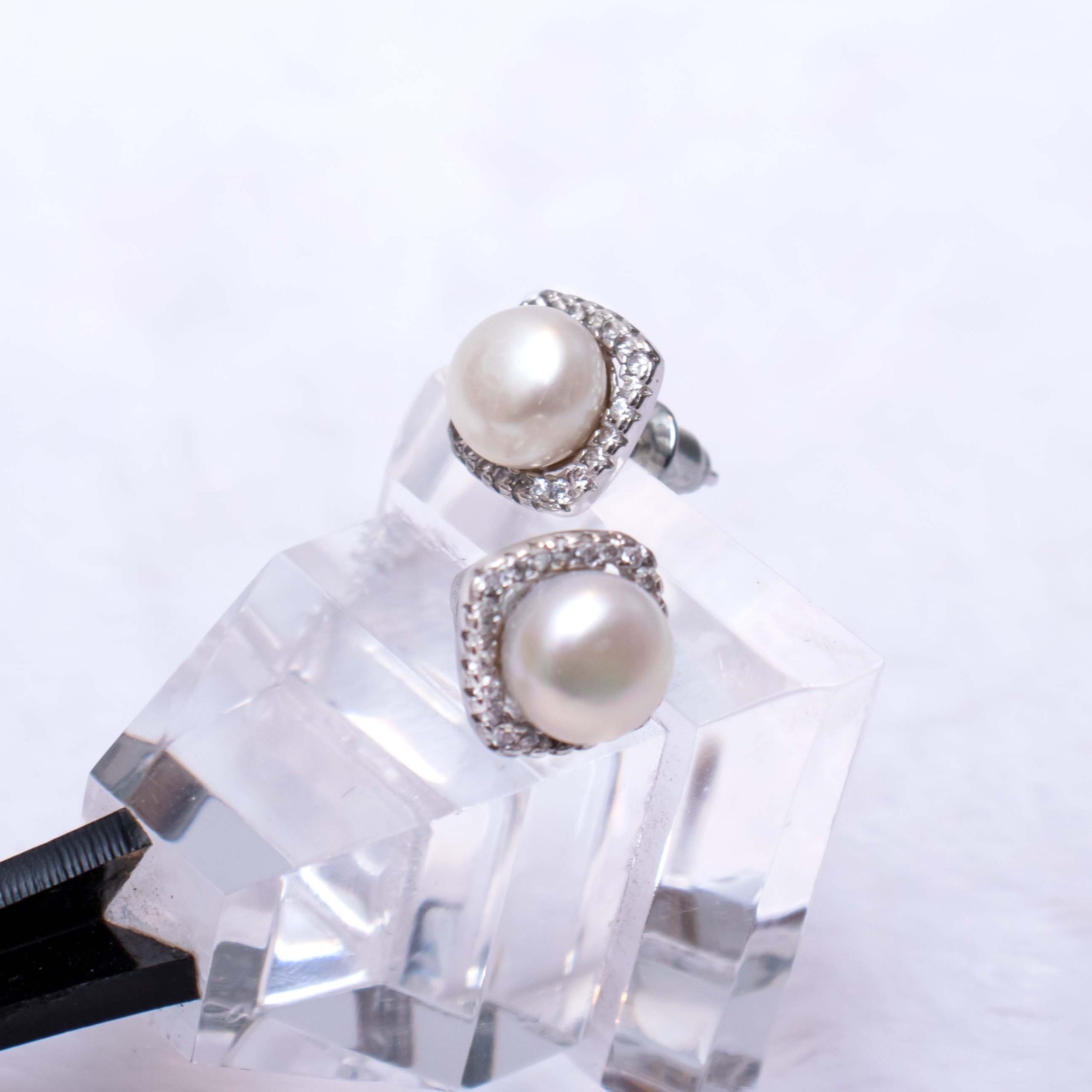BÔNG TAI NGỌC TRAI STRENGHT TRẮNG 7.0MM
